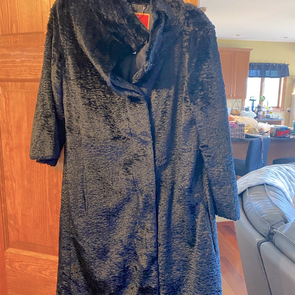 Women’s 3/4 Sleeve Faux Fur Jacket size Small